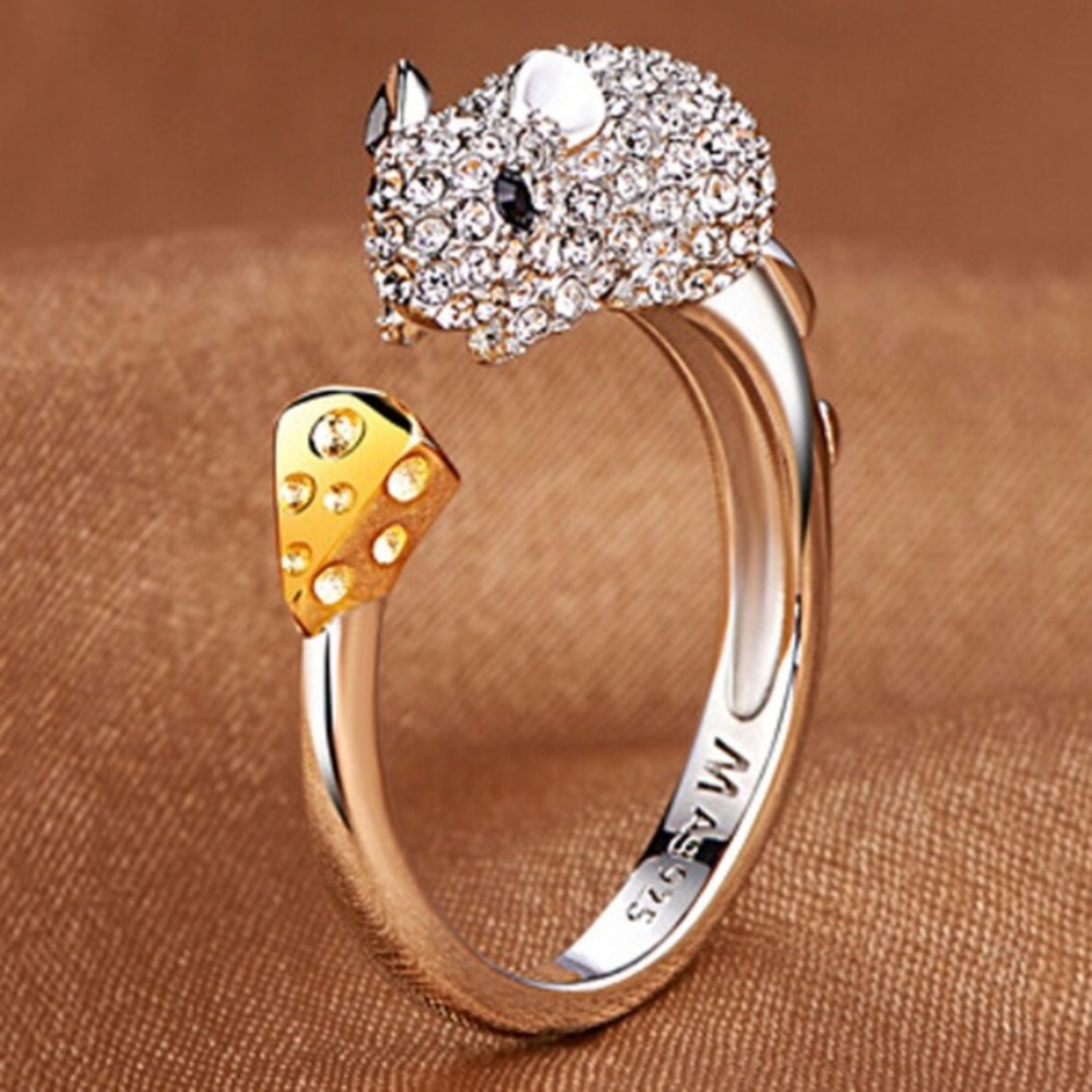 Mouse Chasing Cheese Ring
